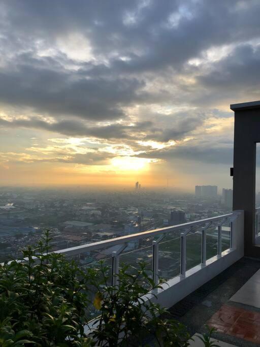 The Celandine By Dmci Homes Caloocan Exterior photo